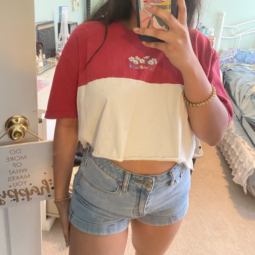 cropped floral design t shirt